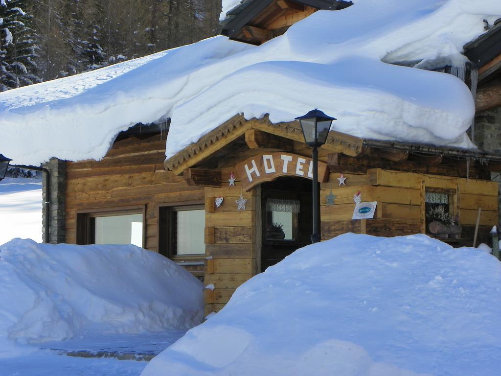 Hotel Les Granges La Thuile Exterior photo
