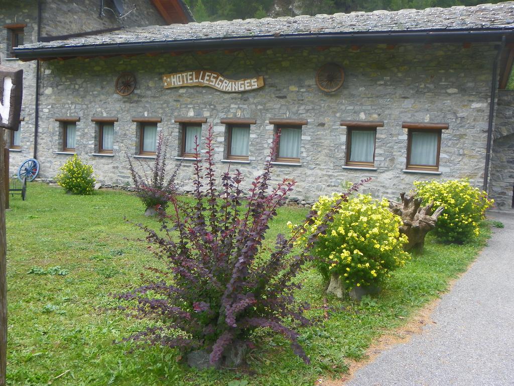 Hotel Les Granges La Thuile Exterior photo